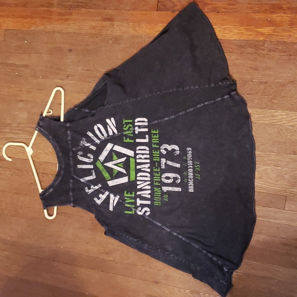 Affliction swing tank medium